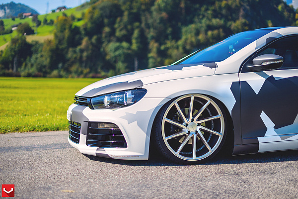 Фото дисков Vossen CVT Серебро на Volkswagen Scirocco III