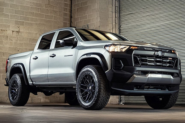 Фото дисков 4PLAY 4PS28 Черный глянец на Chevrolet Colorado