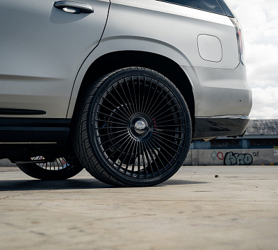 Фото дисков Vossen S17-16 на Cadillac Escalade V