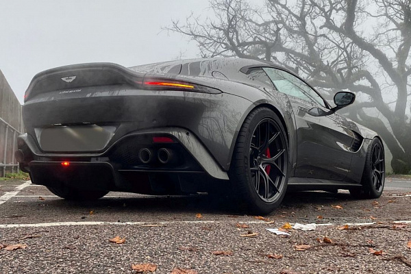 Фото дисков Bola FP2 Матовый графит на Aston Martin Vantage 4
