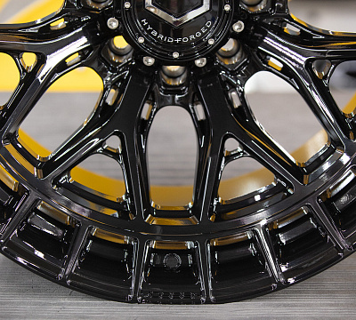 Vossen HFX-1 (8-Lug)