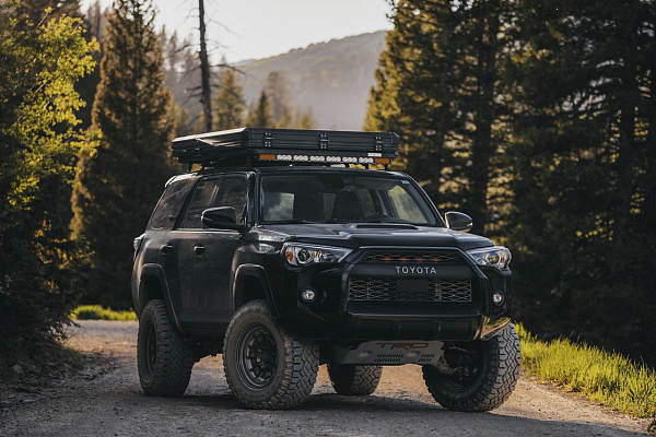Фото дисков Black Rhino MONDO Черный сатин на Toyota 4Runner V