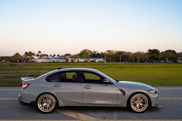 Фото дисков Strasse Wheels SM5R-FF Deep Concave FS Сатиновая шампань на BMW 3/M3 (G2x/G80)