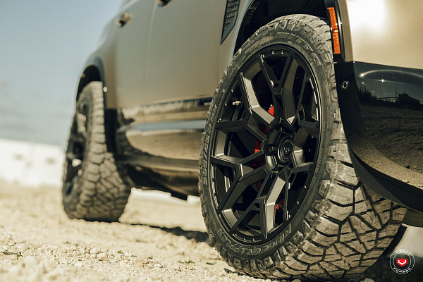 Land Rover Defender II