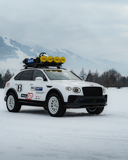 Фото дисков BX03-M Белый сатин на Bentley Bentayga