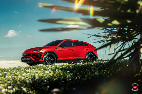 Фото дисков Vossen EVO-2 Черный глянец на Lamborghini Urus