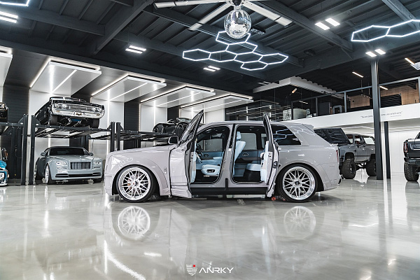 Фото дисков Anrky RS1 Глянцевый лак на Rolls-Royce Cullinan