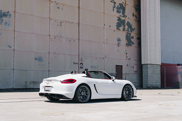 Фото дисков Brixton Forged CM6-R Сатиновый графит на Porsche Boxster III