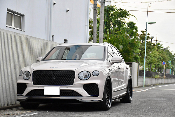 Фото дисков HRE 300 Черный сатин на Bentley Bentayga