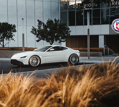 Фото дисков HRE 303 на Aston Martin Vantage 4