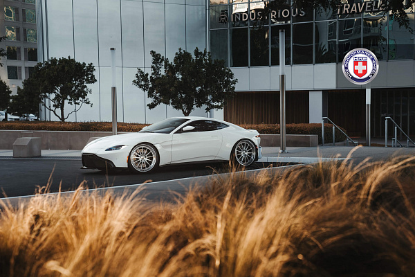 Фото дисков HRE 303 Глянцевый лак на Aston Martin Vantage 4