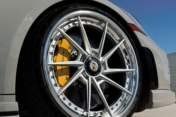 Фото дисков Anrky AN33 Сатиновый лак на Porsche 911 VIII
