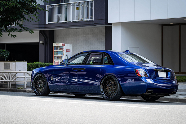 Фото дисков HRE 501 Черный глянец на Rolls-Royce Ghost II