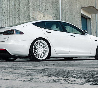 Фото дисков Anrky S1-X1 на Tesla Model S