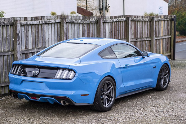 Фото дисков Bola B11 Глянцевый графит на Ford Mustang VI