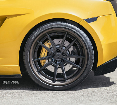 Фото дисков Strasse Wheels SV1 Deep Concave FS на Lamborghini Gallardo