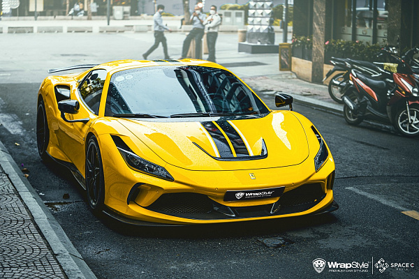 Фото дисков Brixton Forged PF2 Черный сатин на Ferrari F8