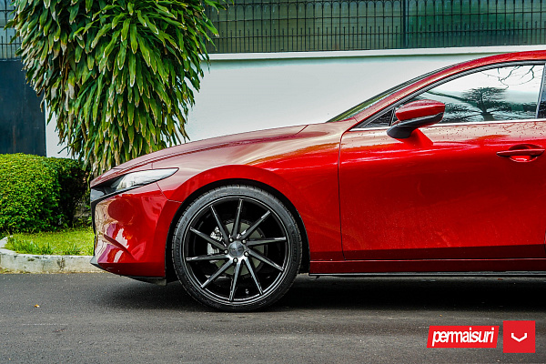 Фото дисков Vossen CVT Черный глянец на Mazda 3 IV