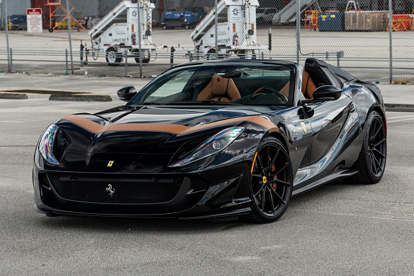 Фото дисков Anrky AN12 Черный сатин на Ferrari 812