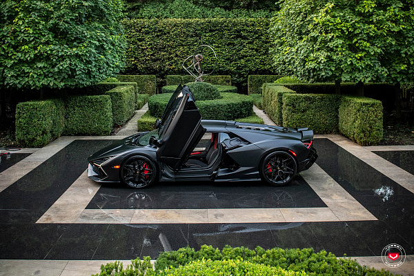 Фото дисков Vossen S21-08 Черный глянец на Lamborghini Revuelto