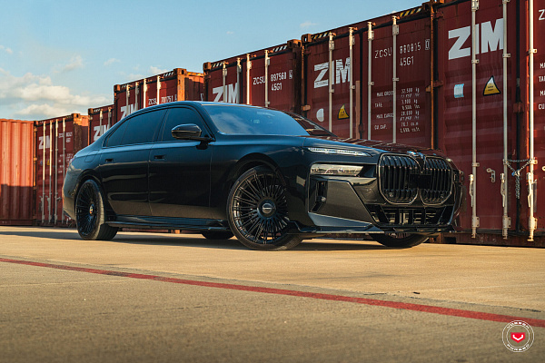 Фото дисков Vossen S17-14 Черный глянец на BMW 7 (G70)
