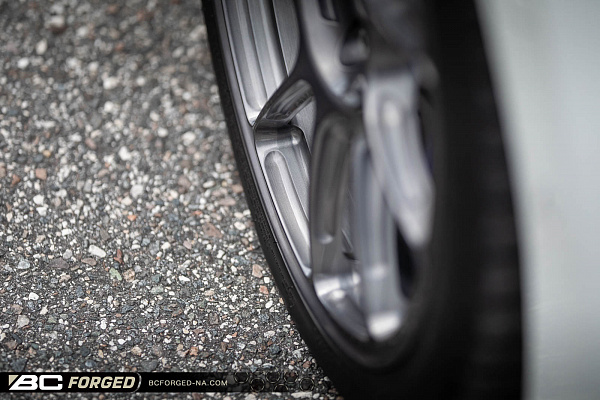 Фото дисков BC Forged KZ15 Глянцевый темный лак на Volkswagen Golf VIII