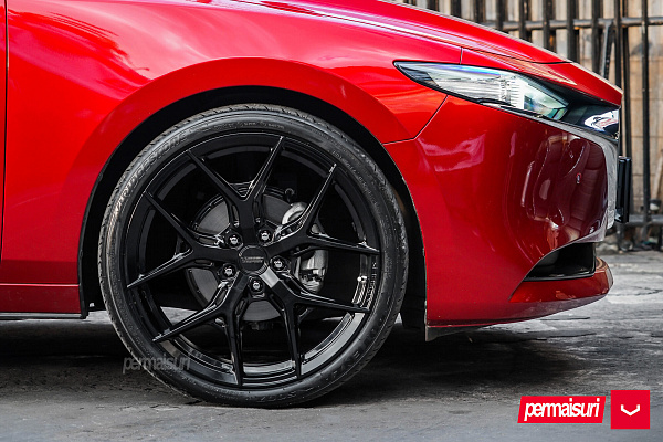 Фото дисков Vossen HF-5 Черный глянец на Mazda 3 IV