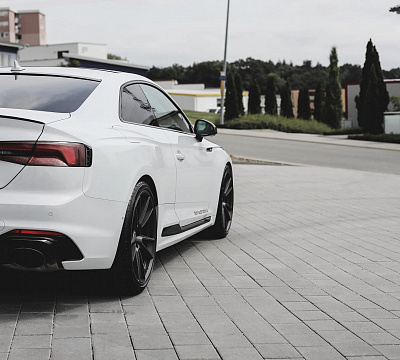 Фото дисков HRE FF04 на Audi A/S/RS 5 (F5)