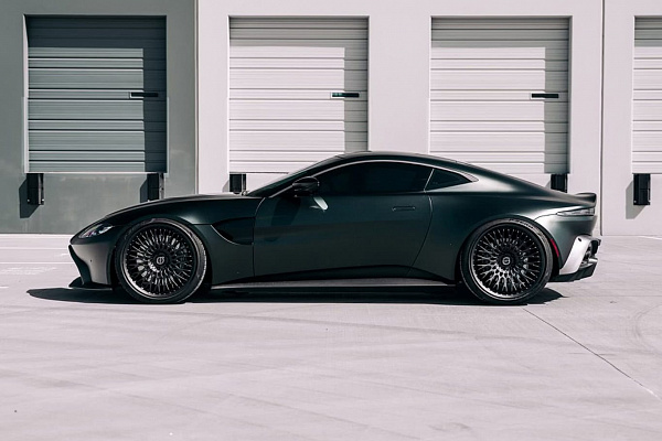 Aston Martin Vantage