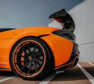 Фото дисков Strasse Wheels SV10T Deep Concave FS на McLaren 570S