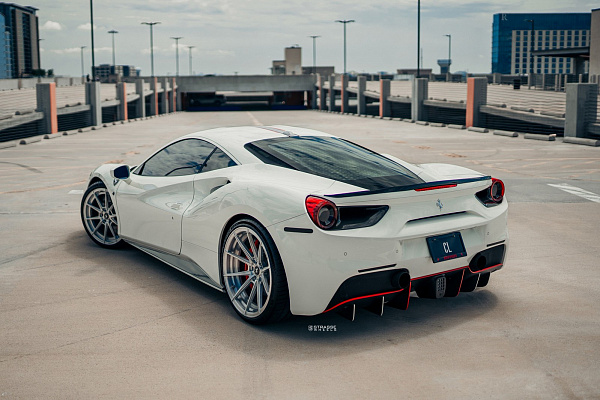 Фото дисков Strasse Wheels SV10 Deep Concave Duoblock Глянцевый лак на Ferrari 488