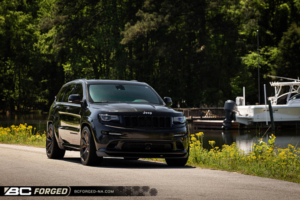 Фото дисков BC Forged RZ21 Глянцевая бронза на Jeep Grand Cherokee IV