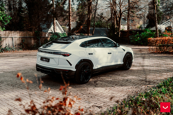 Фото дисков Vossen HF-7 Черный глянец на Lamborghini Urus