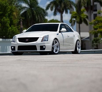 Фото дисков Vossen VFS-5 на Cadillac CTS II