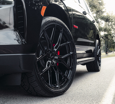 Фото дисков Vossen HF6-4 на Chevrolet Tahoe V