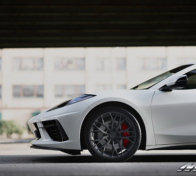 Фото дисков MRR NES MS-5 на Chevrolet Corvette C8