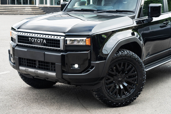 Фото дисков Kahn G22 DC Черный сатин на Toyota Land Cruiser Prado 250