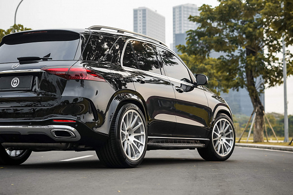Фото дисков HRE 303M Глянцевый лак на Mercedes-Benz GLE II