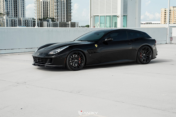 Фото дисков Anrky S1-X1 Черный глянец на Ferrari GTC4Lusso