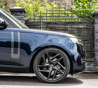 Фото дисков Kahn Type 52 RS на Range Rover V