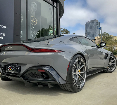 Фото дисков CEC C111 на Aston Martin DBS 3