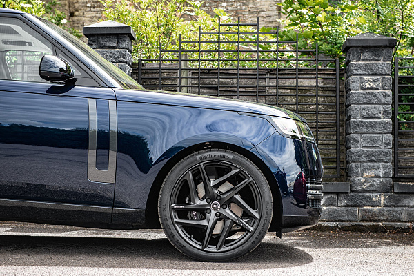 Фото дисков Kahn Type 52 RS Черный сатин на Range Rover V