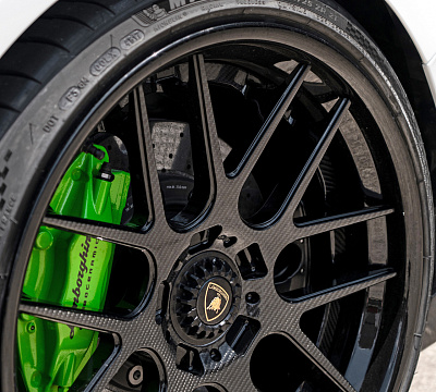 Фото дисков Strasse Wheels SM7 Deep Concave FS на Lamborghini Huracan