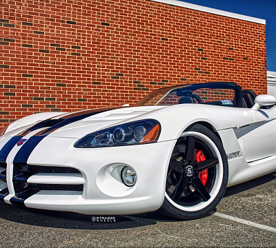 Фото дисков Strasse Wheels S5 Deep Concave FS на Dodge Viper