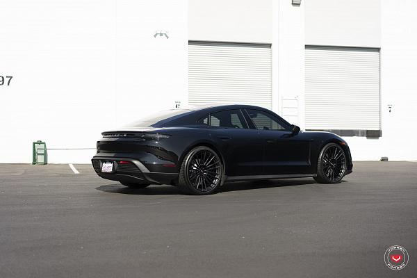 Фото дисков Vossen S17-04 Черный сатин на Porsche Taycan I