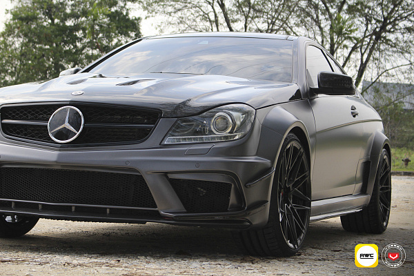 Фото дисков Vossen EVO-5 Черный глянец на Mercedes-Benz C-Class (W204)