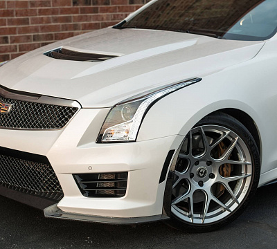 Фото дисков HRE FF01 на Cadillac ATS