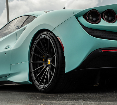 Фото дисков Strasse Wheels SV15 Deep Concave Duoblock на Ferrari F8