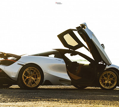 Фото дисков Strasse Wheels SM5R Deep Concave FS на McLaren 720S