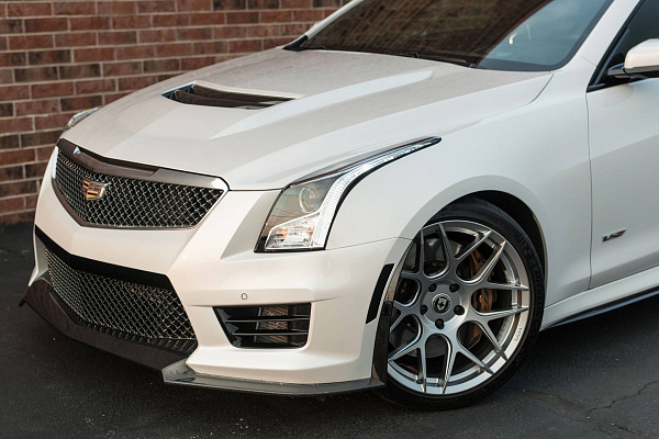 Фото дисков HRE FF01 Серебро на Cadillac ATS